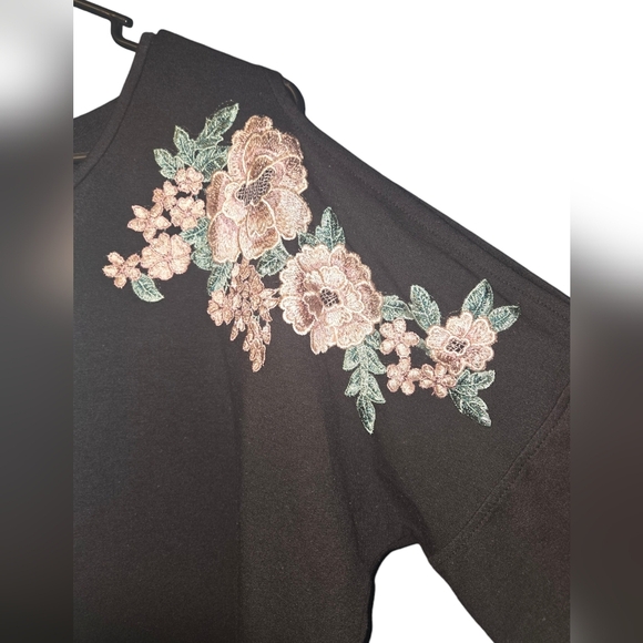 Verve Ami Black Cold Shoulder Long Sleeve Top With Floral Embroidery, Size XL - Picture 9 of 10